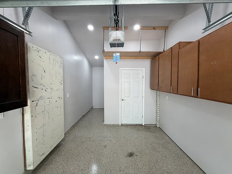 5305 Cloverdale Ln — Photo 63