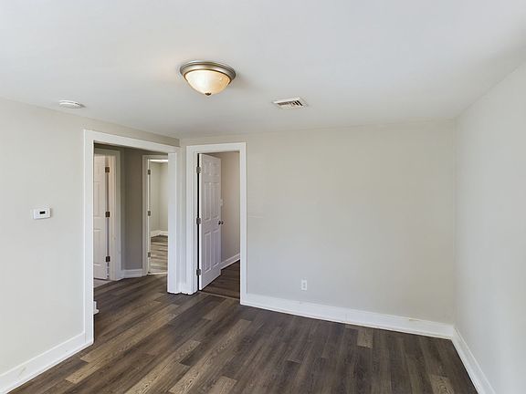 5th image of 1063-1065 6th St #1063