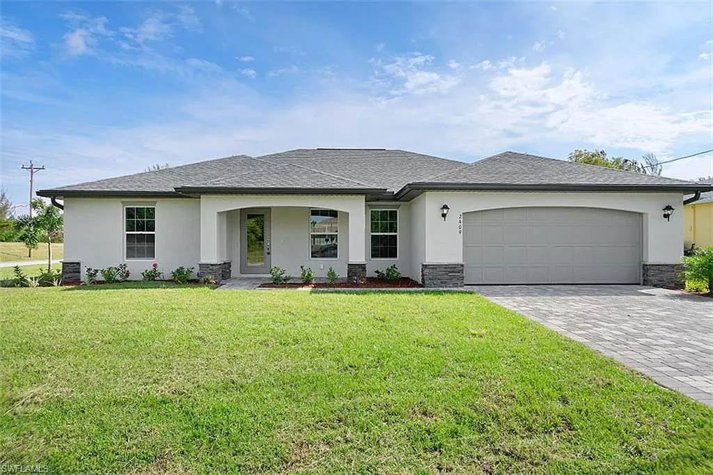 4 bed, 2250 sqft, $2,449 — Photo 1