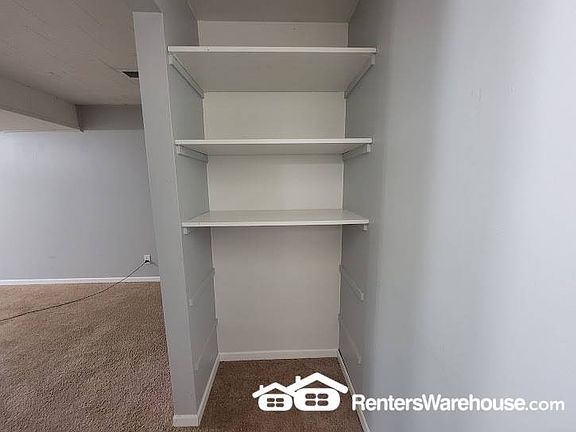4th image of 617 51st Ave NE Unit 2