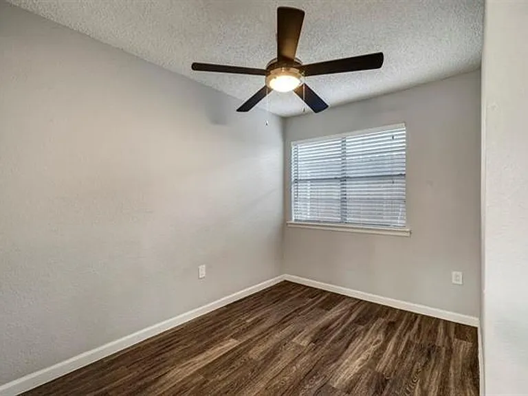 4314 Gillis St — Photo 17