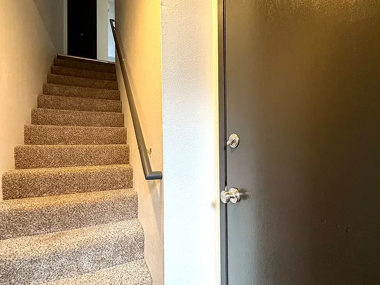 4447 SW Garden Home Rd — Photo 3
