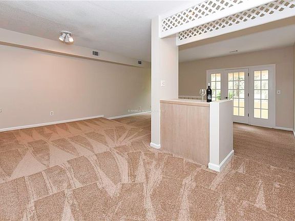 4th image of 70 Shipyard Dr APT 282