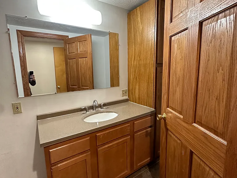 227 N Dicks St — Photo 17