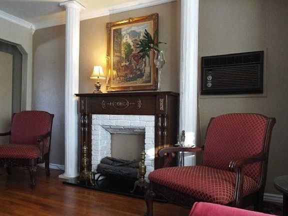 3rd image of 4055 Hahn Ave