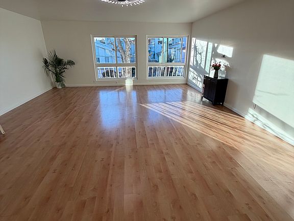 2nd image of 5250 Zelzah Ave