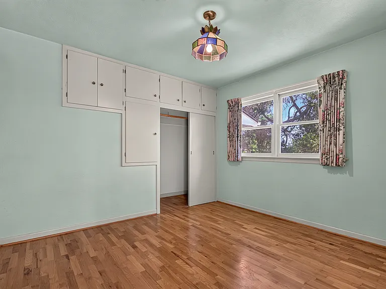 655 Altamont St — Photo 8