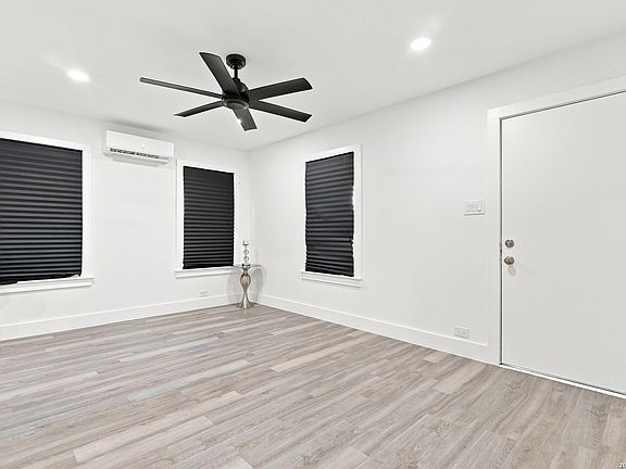 3rd image of 215 Westway Dr