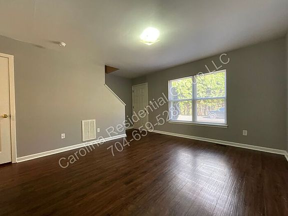 3rd image of 1520 N Main Ave APT 17