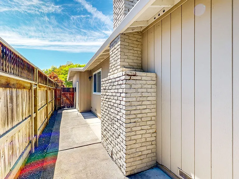 2146 Rivera Dr — Photo 62