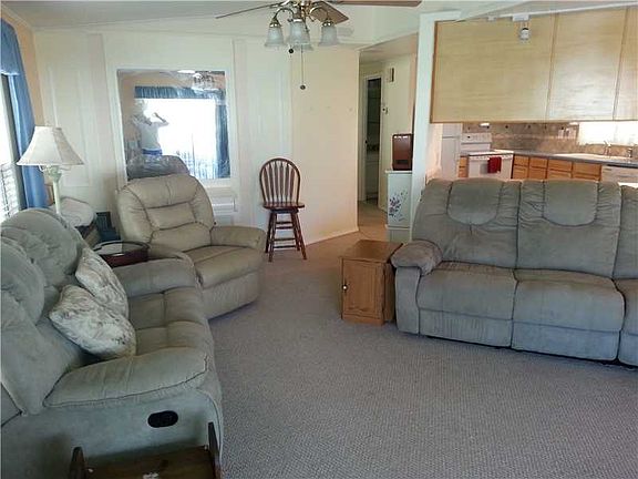 3rd image of 431 Puffin Dr