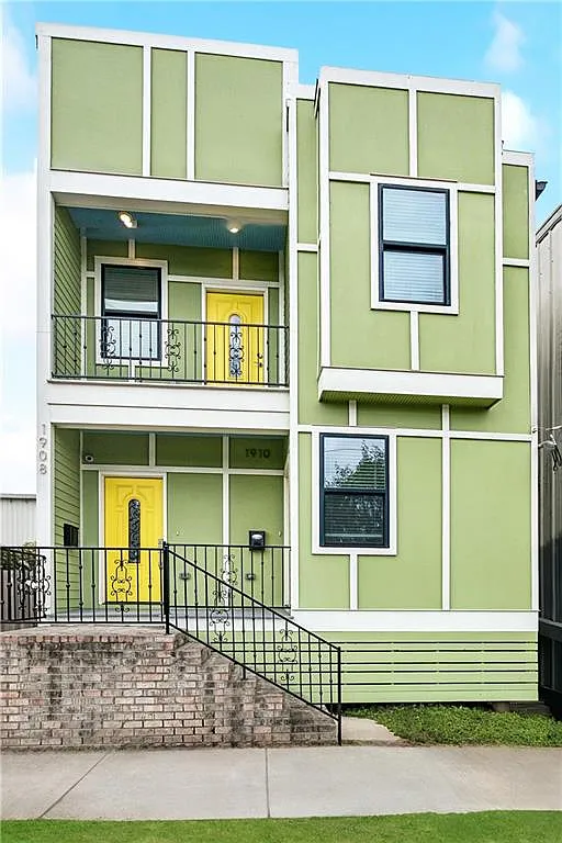 3 bed, 1234 sqft, $2,200 — Photo 1