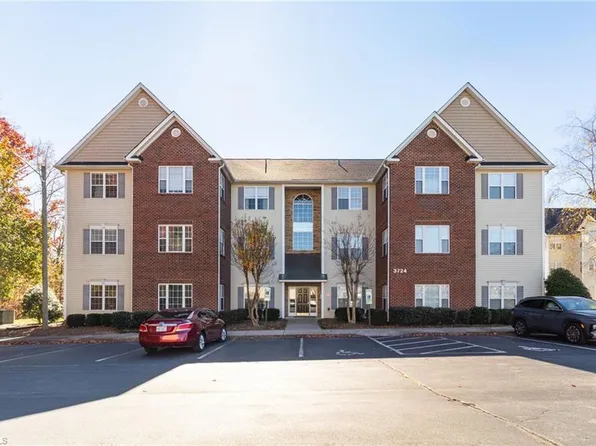 3724 Spanish Peak Dr APT 2B, High Pt, NC 27265
