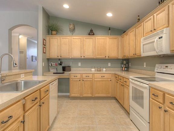 4th image of 27440 Sugar Loaf Dr