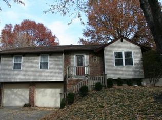 2813 NW Kingsridge Dr, Blue Springs, MO 64015
