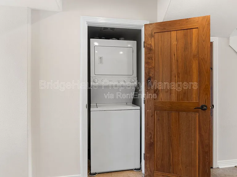801 W Hawthorn St W #304 — Photo 24