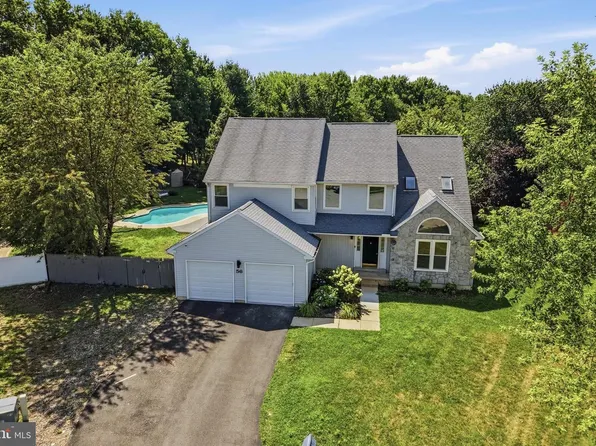 56 Owls Nest Cir, Bear, DE 19701