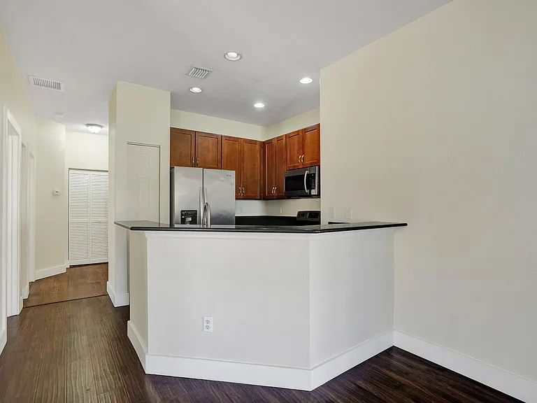 9075 Plymouth Pl — Photo 12