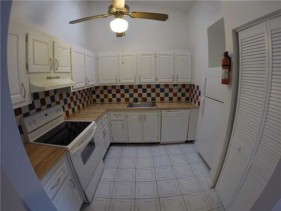 4th image of 9809 NW 36th St #10E