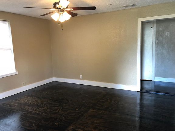 3rd image of 717 Wright Ct