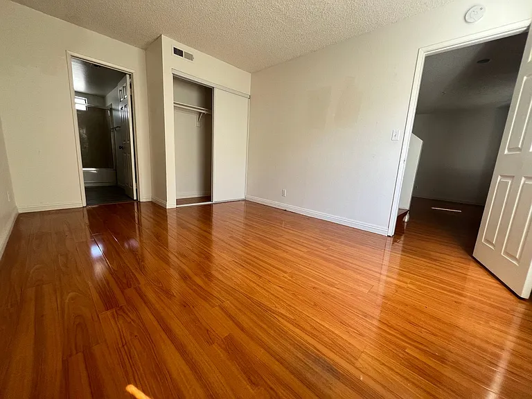 2200 Larch St — Photo 14