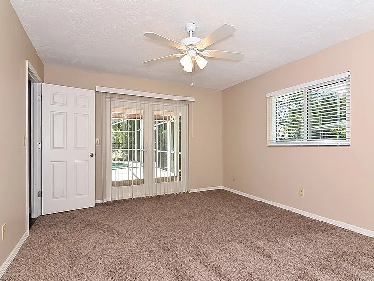 4138 Macaulay Ln — Photo 8