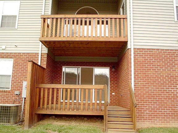 2nd image of 1025 Red Leaf Dr