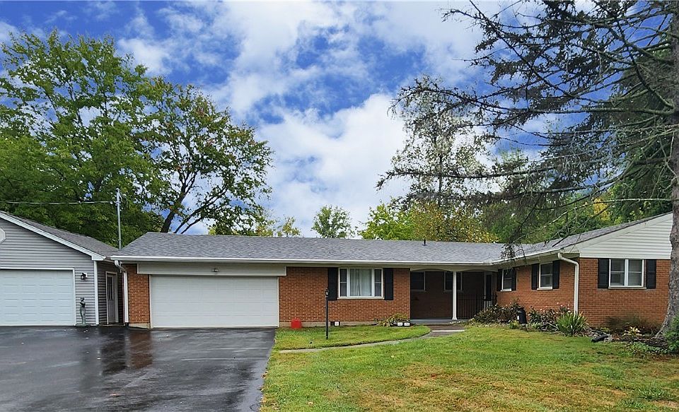 1st image of 524 Iris Ln