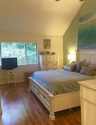 3rd image of 520 Via De La Valle Unit I