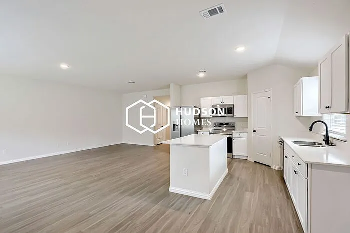 4 bed, 2.0 bath, 1763 sqft, $1,725 — Photo 4