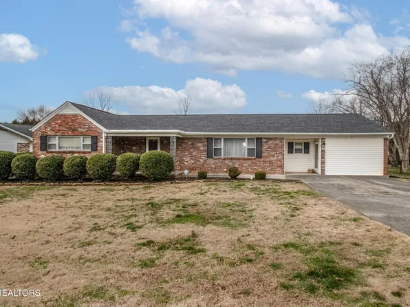 978 N Linden Dr, Alcoa, TN 37701