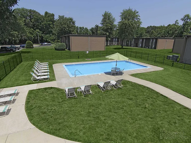 Glenview Apartments — Photo 10