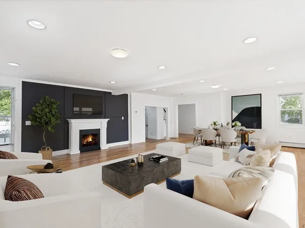 78-078 Tiffany St, Attleboro, MA 02703