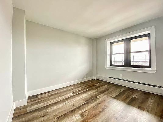 5th image of 111 Wadsworth Ave APT 11E