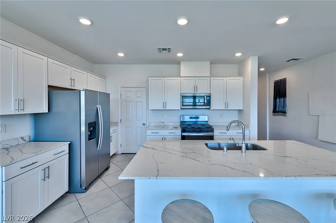3 bed, 2.5 bath, 1749 sqft, $2,195 — Photo 4