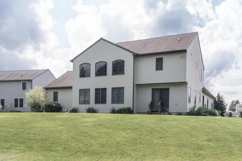 2nd image of 9 Irvin Dr