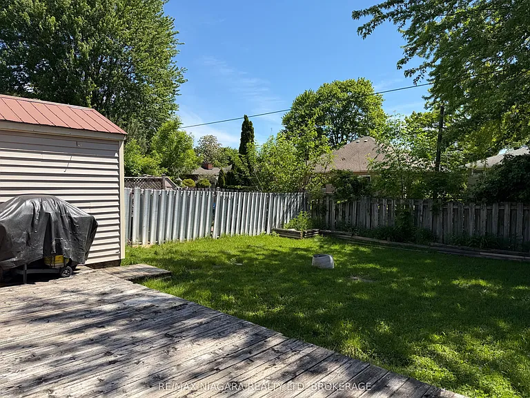 27 Nottingham Ct #UPPER — Photo 18