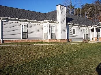 2nd image of 245 Williamsburg Cir