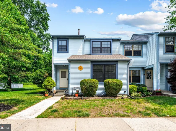 9 Burgundy Dr, Marlton, NJ 08053