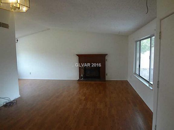 3rd image of 1317 Ramona Ln