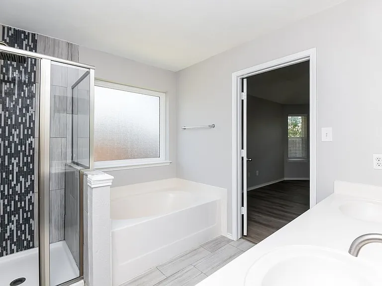 415 Marybeth Dr — Photo 10