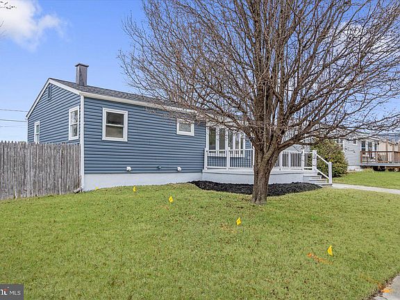 3rd image of 1223 Cedarcliff Dr