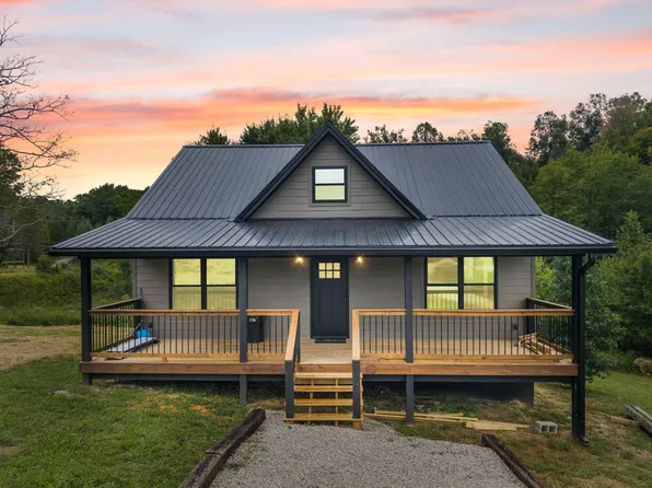38 Hawks Point Rd, Beattyville, KY 41311