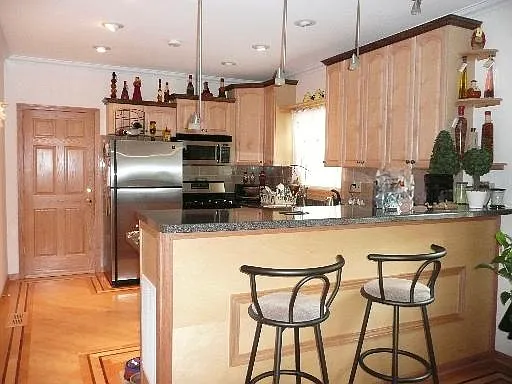 2 bed, 1000 sqft, $1,850 — Photo 3
