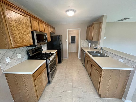 5th image of 568 Woodsorrel Way