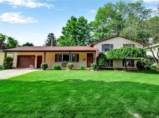 47 Treehaven Dr, Lockport, NY 14094