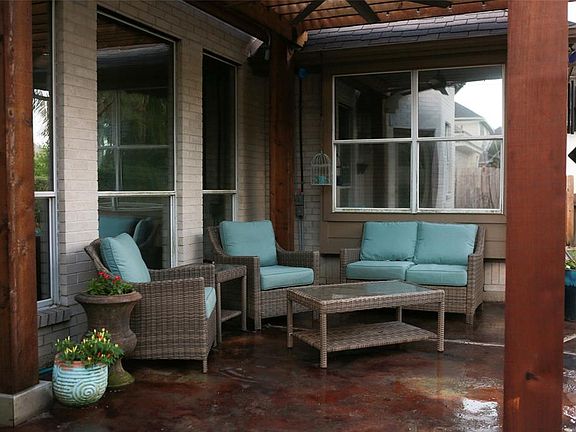 5th image of 1477 Garden Lakes Dr