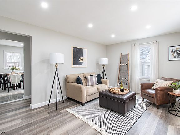 5th image of 463 W Heights Ave