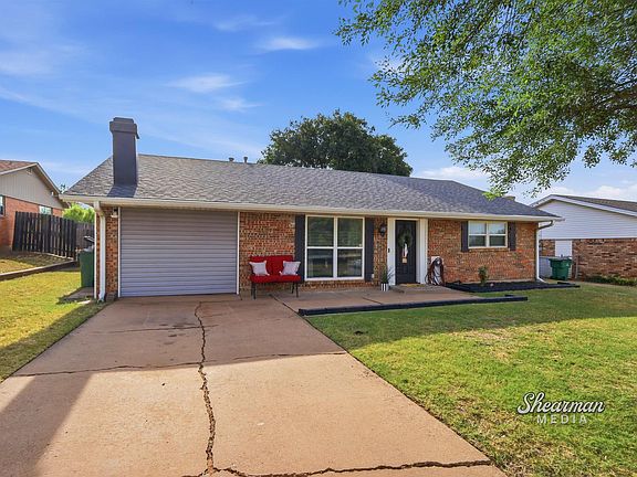 3rd image of 1607 Karen Ln