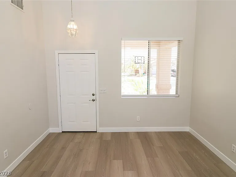 9450 Spellman Ct — Photo 4